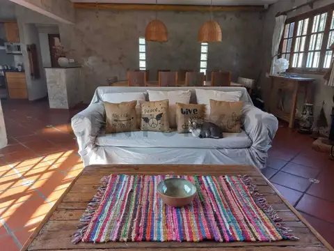 Casa Alquiler Barrio Altavista Maschwitz con excelente jardin y pileta