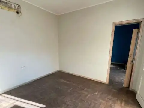 Depto Tipo Casa en Venta en Mataderos, USD 55.000