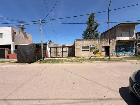 VENTA CASA 4 AMBIENTES PATIO LAFERRERE