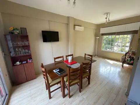 Casa en Venta en Castelar, USD 105.000