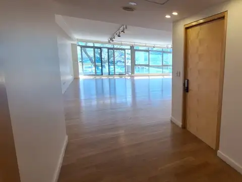 Departamento en Venta con 3 cocheras
