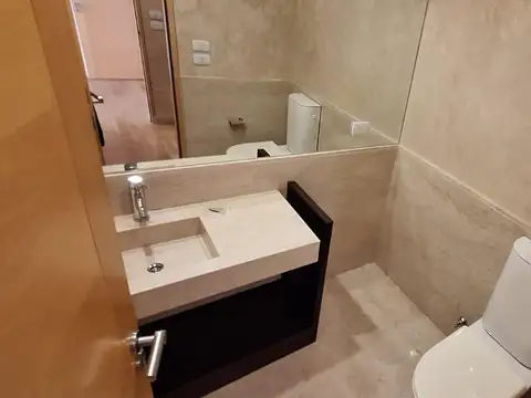 Departamento 5 ambientes con 4 baños