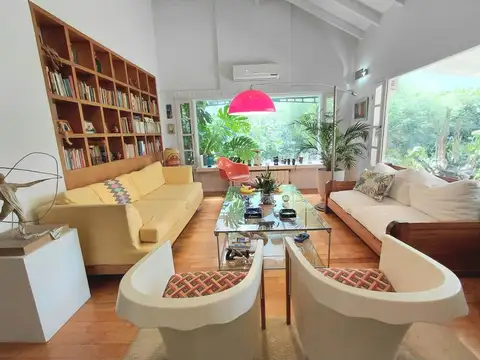 Casa en Venta con 7 cocheras