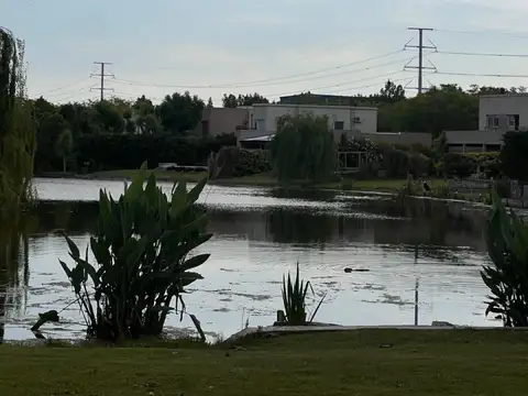 Terreno en Venta 22  mts Fondo