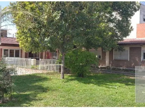 Quinta en Venta con 1 cochera