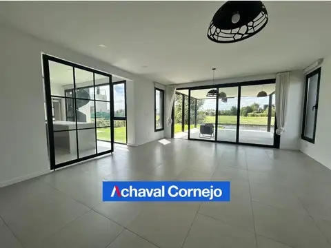 Casa 5 ambientes con 3 baños