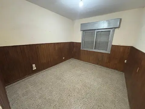 Casa 5 ambientes con 1 baño