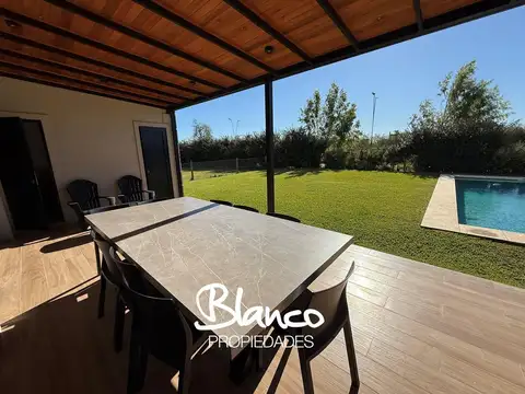 Casa 5 ambientes con 4 baños