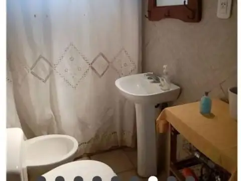 Casa 3 ambientes con 1 baño