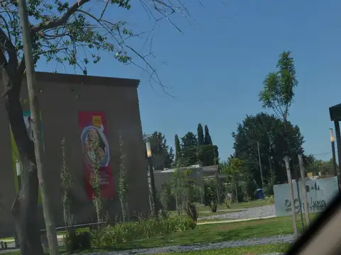 Avenida Roque Sáenz Peña y Antártida Argentina