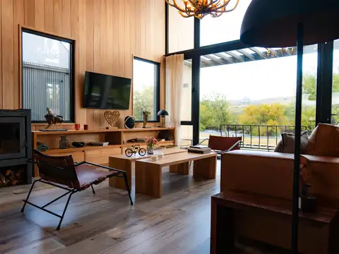 Casa con costa de rio Las marias del valle