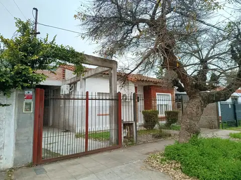 Propiedad con 2 Viviendas y Gran Potencial
