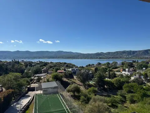 CASA DE CATEGORIA EN VENTA VILLA DEL LAGO - VILLA CARLOS PAZ