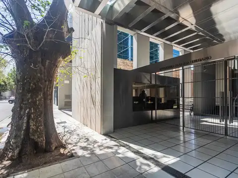  DPTO. 1 Ambiente AMPLIO CON BALCÓN Y COCHERA 