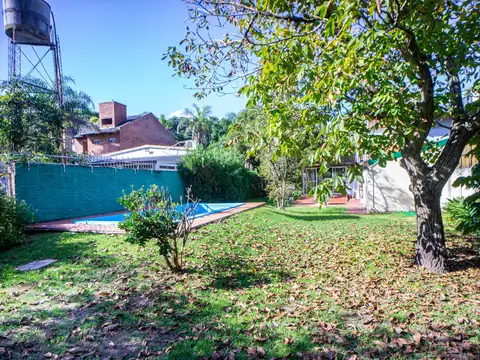 Casa en Venta con 2 cocheras