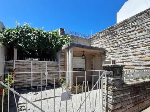 VENTA CASA 6 AMBIENTES LA TABLADA
