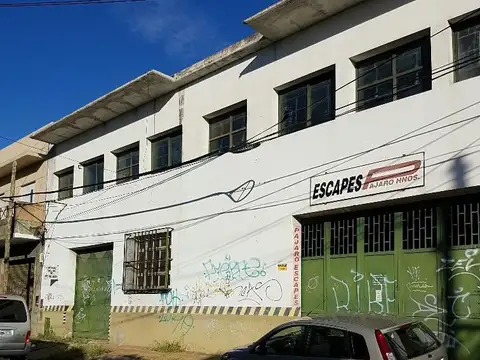 VENTA Galpón o Lote para desarrollo. A media cuadra de Av. Perón