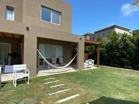 Casa en Venta al Este