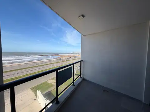 Departamento 2 ambientes Primera Linea al mar -Constitucion