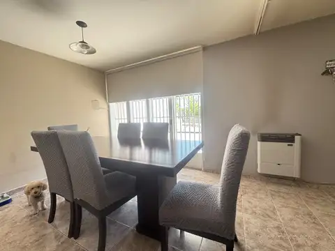 Casa en alquiler en barrio santa ana