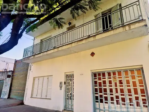 Venta Casa 3 Dormitorios  - Con Cochera