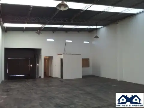 Galpon Y Oficina En Tres Cerritos, Tarcos