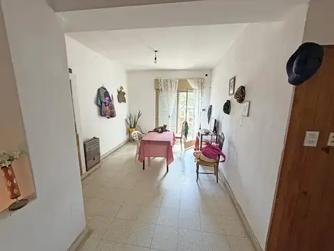 Local - Depto - Cochera en venta