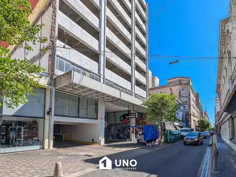 Sarmiento y Rioja - Cochera. 