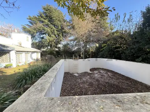 133 y 484 4700