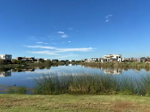 Lote venta Escobar a la laguna Barrio náutico El Naudir