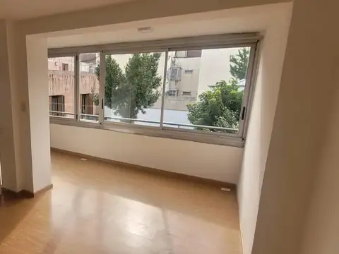 Delgado 300, Piso 1