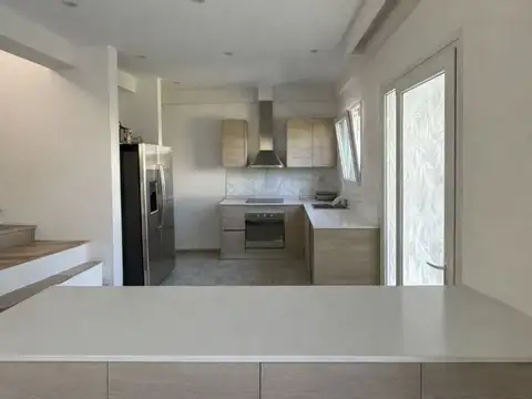 Casa 4 ambientes con 3 baños