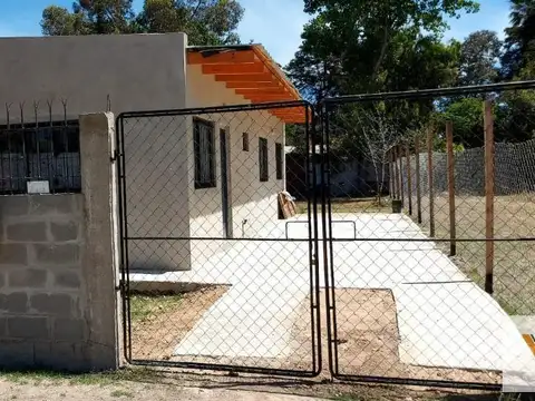 Casa en venta - 2 dormitorios 1 baño - patio - 317 mts2  - Alejandro Korn