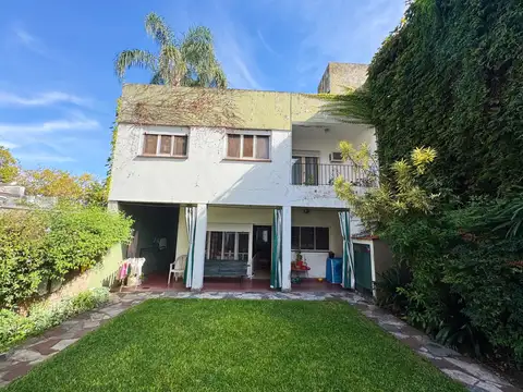 Casa en venta en Victoria ideal para modernizar