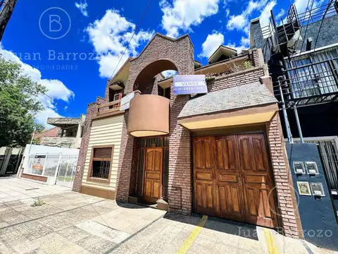 Venta Casa de 3 dormitorios en Banfield Este.
