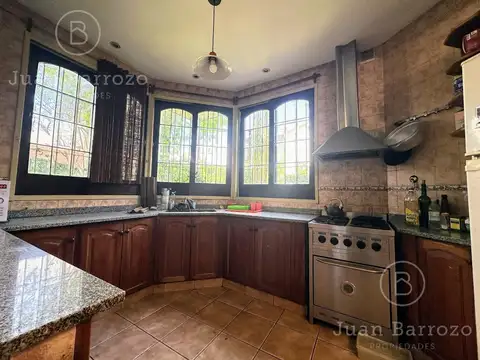 Venta Casa de 3 dormitorios en Banfield Este.