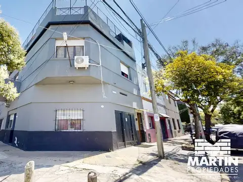 Casa en venta en San Isidro 4 ambientes con Dpto 3 ambientes en terraza.