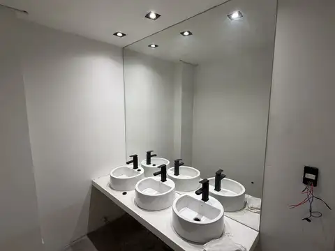 Oficina en Venta con 6 cocheras