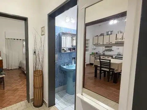 Casa en Venta con 3 cocheras