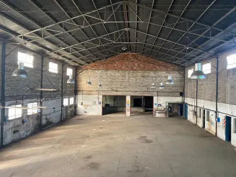 Galpon Industrial en venta a mts de la Ex Ruta 5 en Luján