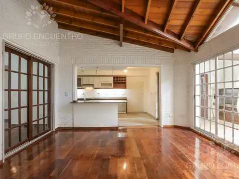 Casa 5 ambientes con 2 baños