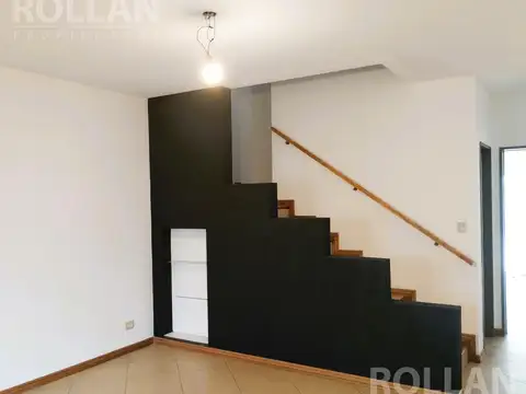 Casa en Alquiler con 1 cochera