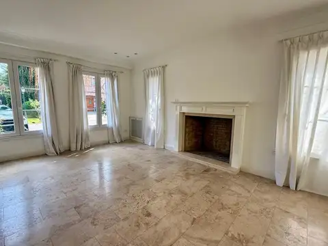 Casa 7 ambientes con 5 baños