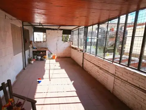 Venta amplio Departamento en  B San Cayetano