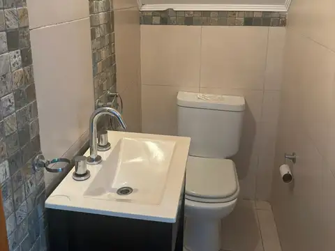 Casa 4 ambientes con 1 baño