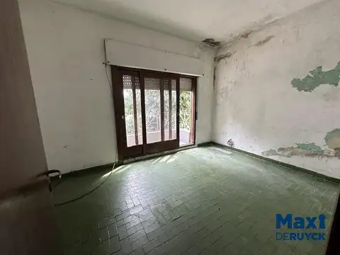 Block comercial en venta, Urquiza 1054. Local + deptos + verde