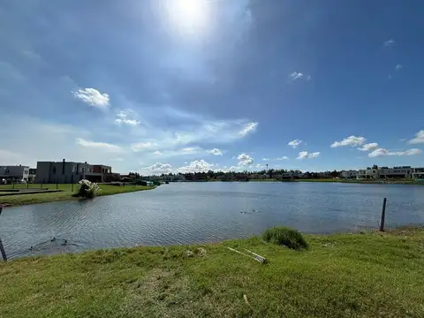 Casa en Venta con 5 cocheras