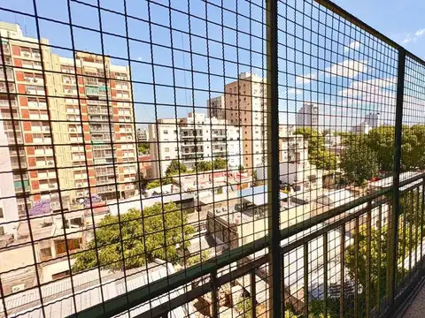 DEPARTAMENTO 4 AMBIENTES. VILLA CRESPO. BALCON