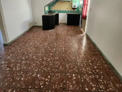LOCAL CON VIVIENDA JUJUY 2800 QUILMES