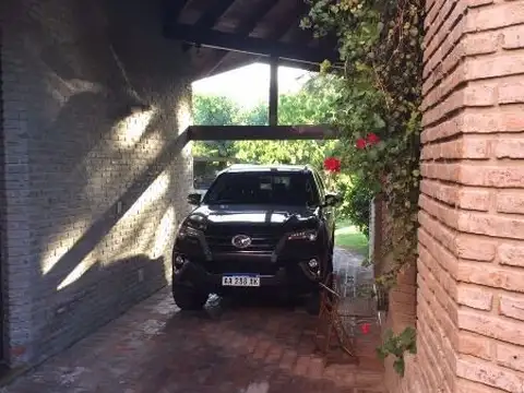 Excelente chalet 2 Plantas en Náutico Escobar sobre 1050 m2 de parque